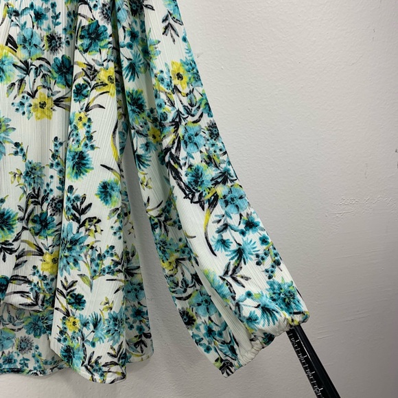 Emaline Woman Floral Blouse gathered hem size 3X NWT - Picture 4 of 7